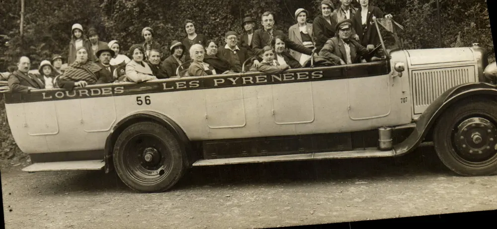 Lourdes — Tourismus mit Touristenwagen — n° 707 - Vorderseite