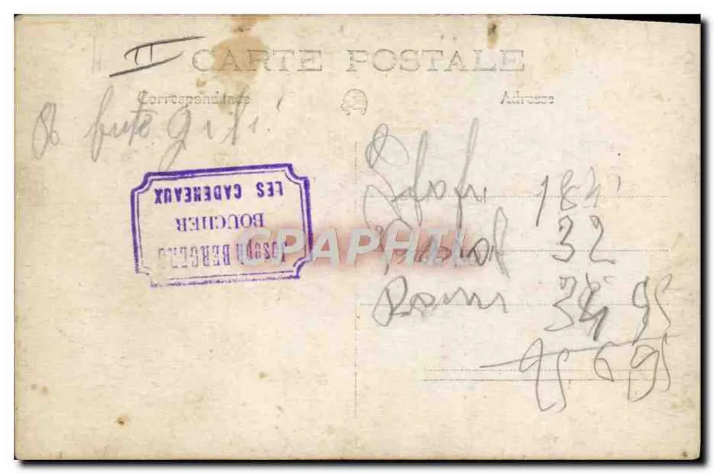 Gruppe von Personen in einem Excelsior - Garage - Lourdes-Laster — Straßenszene mit Schild 'HAUTES-PYRÉNÉES LOURDES - GAUTERETS 96' und Verlag 'EXCELSIOR - GARAGE - LOURDES' auf dem Fahrzeug - Rückseite
