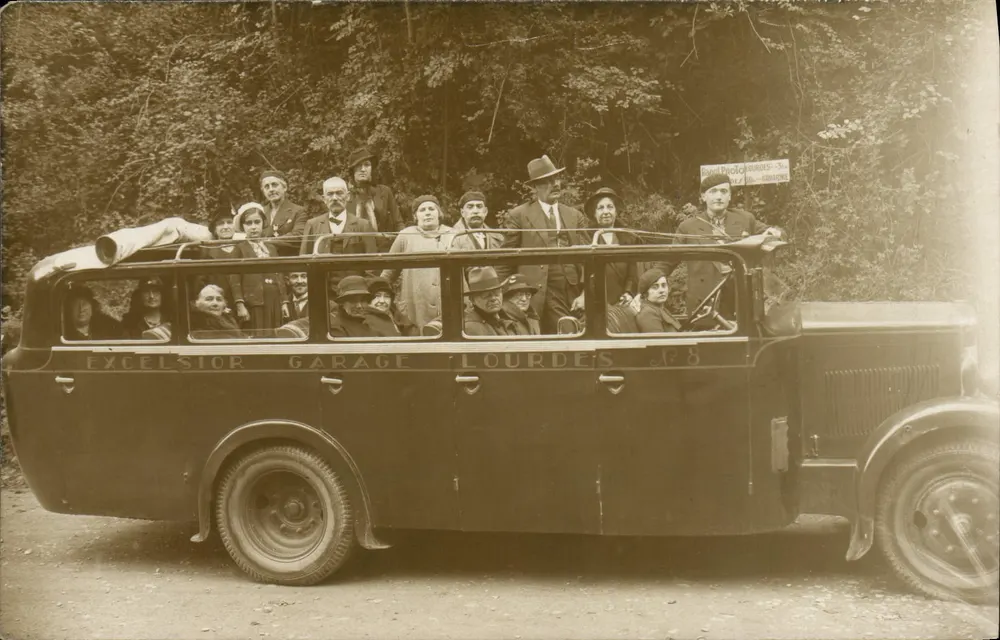 Excelsior Garage Lourdes — Fahrt mit dem Bus — n°8 - Vorderseite