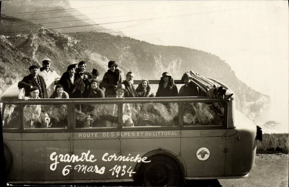 Grand Corniche — Route der Alpen und der Küste — Autos Transports Nice - Vorderseite