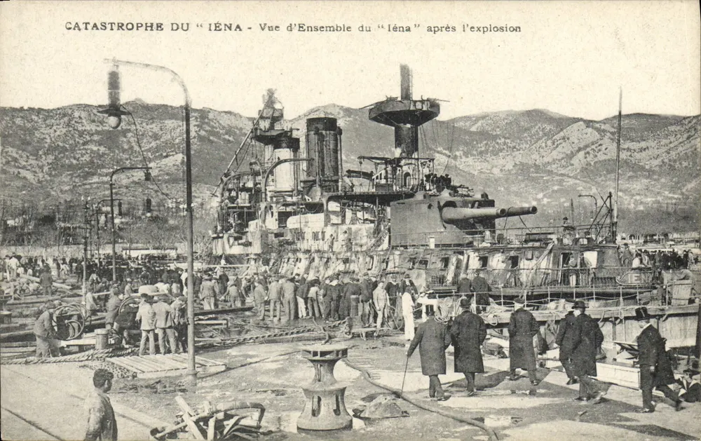 Katastrophe des "Iéna" — Übersicht nach der Explosion — A la Grande Maison - Vorderseite
