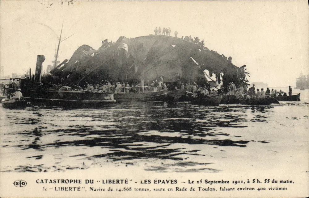 Katastrophe des "Liberté" — Die Wracks — Verlag E. La Délét, Paris - Vorderseite