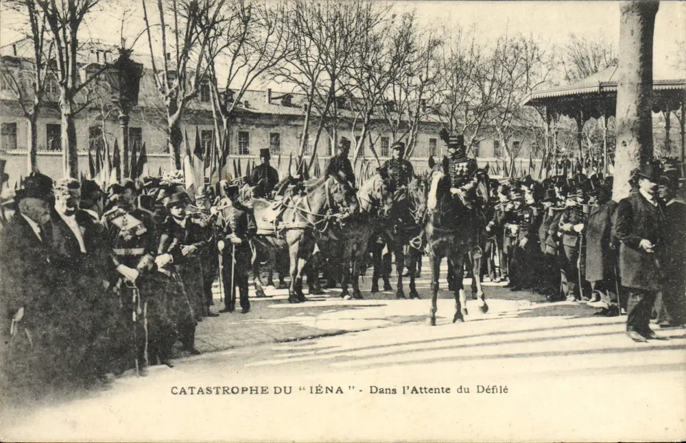 Katastrophe des "Iéna" — Auf dem Weg zum Paraden — Atelier de Phototypies Guenete, Marseille - Vorderseite