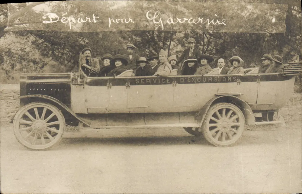 Abreise nach Gavarannie — Excursion Service — Touristischer Wagen - Vorderseite