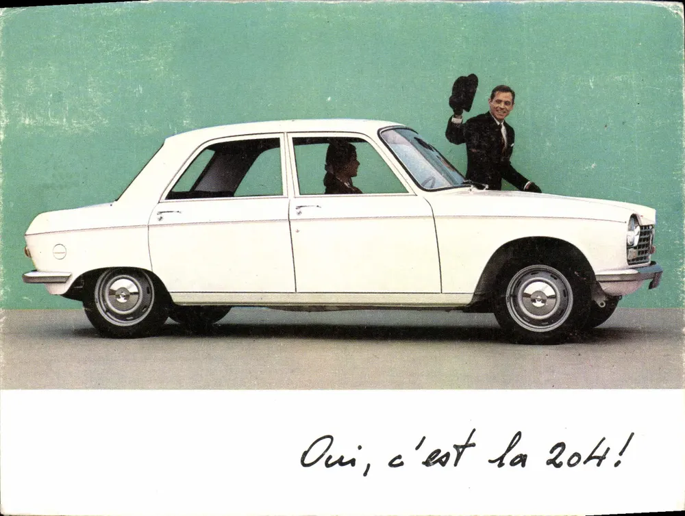Carro — Publicidade para a Renault 204 — editor não visível - Frente