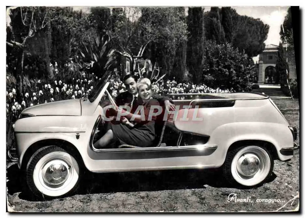 Couple dans une Fiat 500 cabriolet — scène de jardin avec tulipes — éditeur Foto Grillo, n° 2 - A. XII - Frente