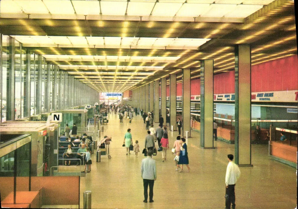 Flughafen Paris-Orly — Terminalhalle — Éditions Béreux - Vorderseite