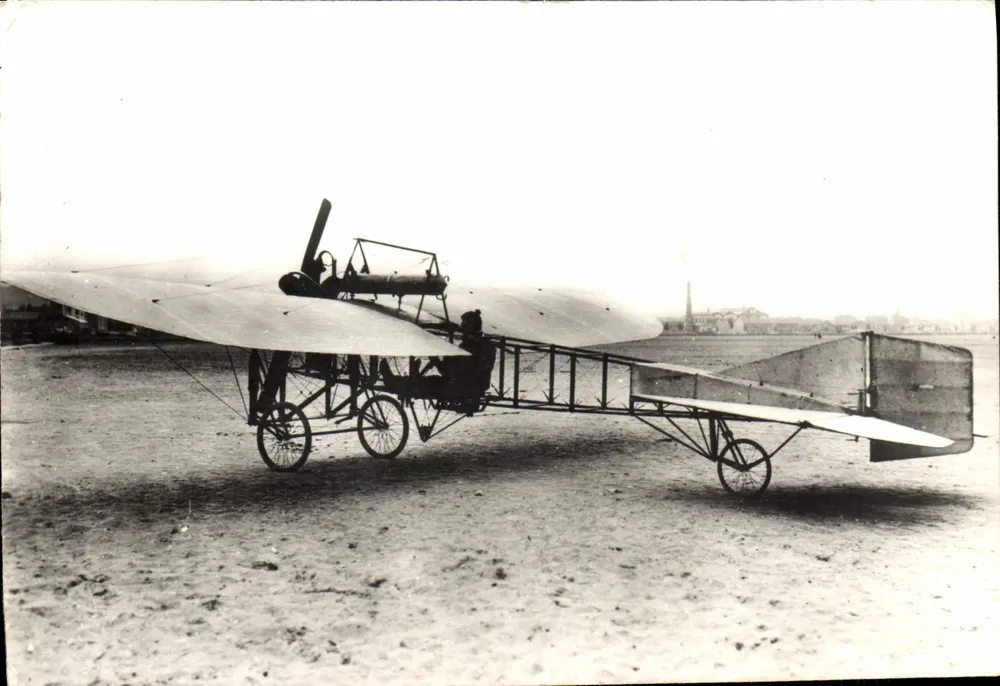 Monoplan « Saulnier » — (1910) — Roland-Marie S.A. - Montreuil - Recto
