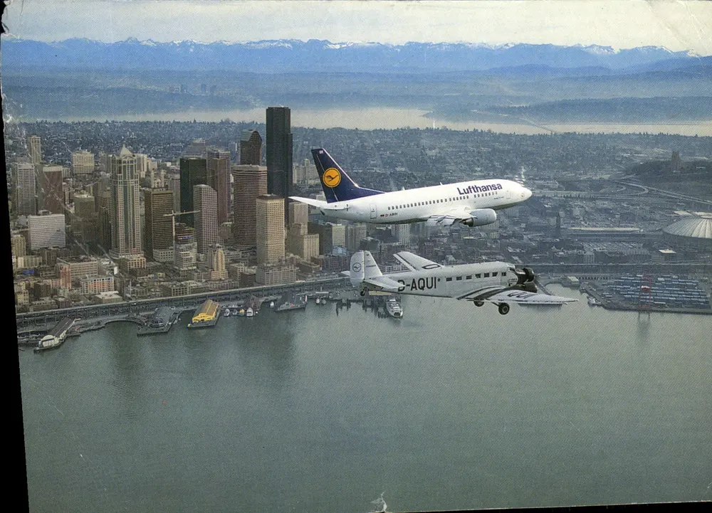 Seattle - Skyline mit Flugzeugen Lufthansa — Lufthansa - Vorderseite