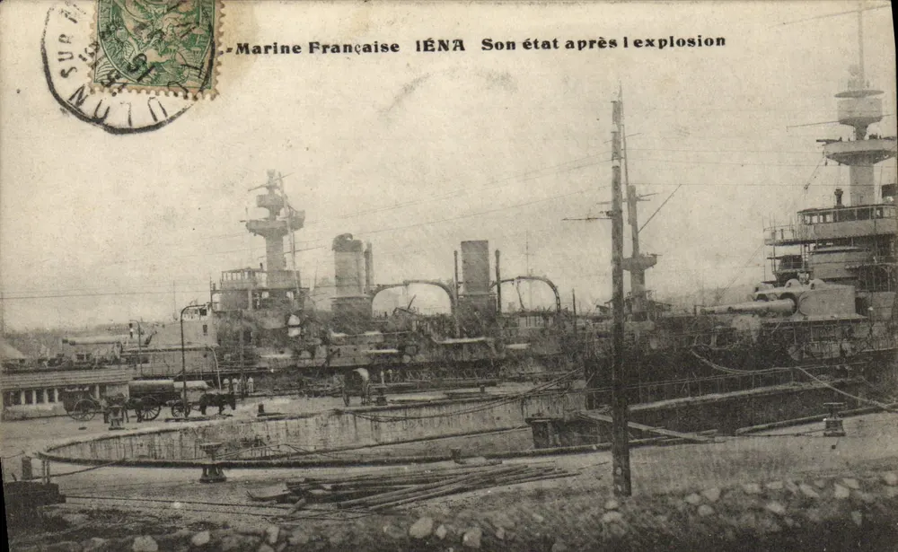 Französisches Kriegsschiff IÉNA — Sein Zustand nach der Explosion — Französische Marine - Vorderseite