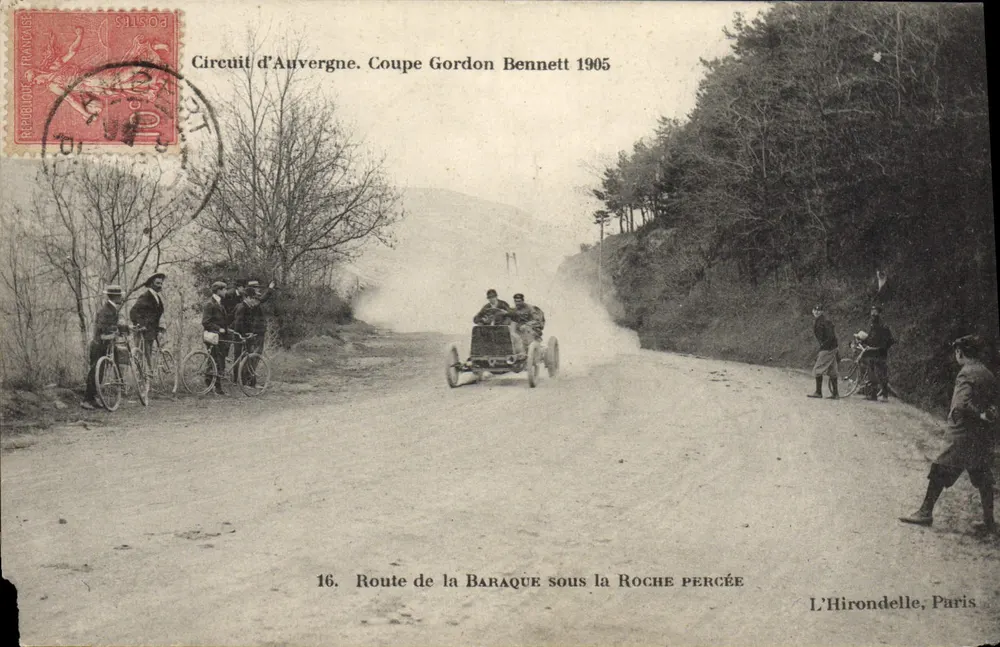 Auvergne-Rundkurs. Gordon Bennett-Rennen 1905 — Straße der Baraque unter der Roche Percée — L'Hirondelle, Paris - Vorderseite