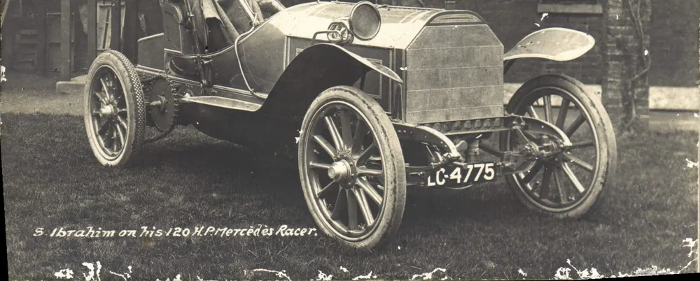 S. Ibrahim auf seiner Mercedes Racer 120 PS — Verlag Johore Hotel, Johore Bahru, M.P. - Vorderseite