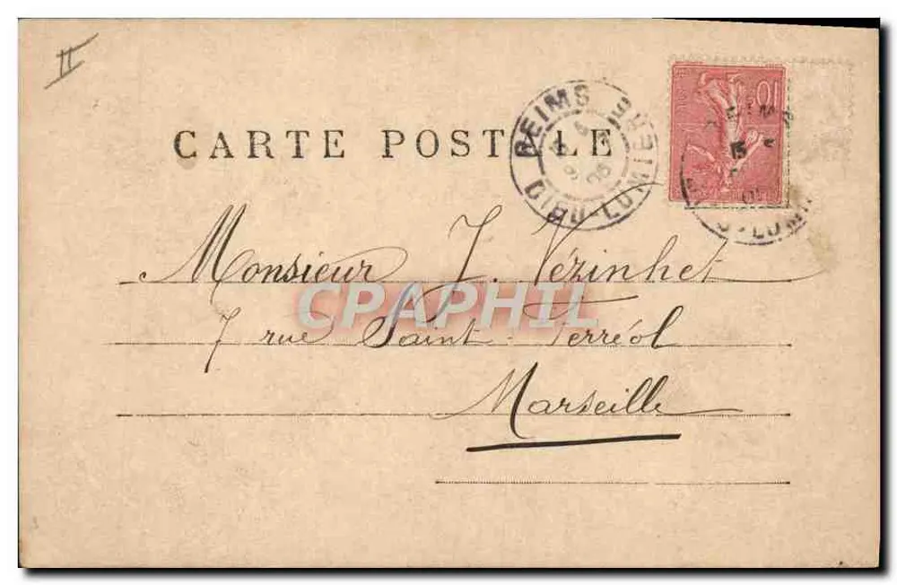 Três pessoas perto de um carro — Reims, cerca de 1910 — D.P. - Verso