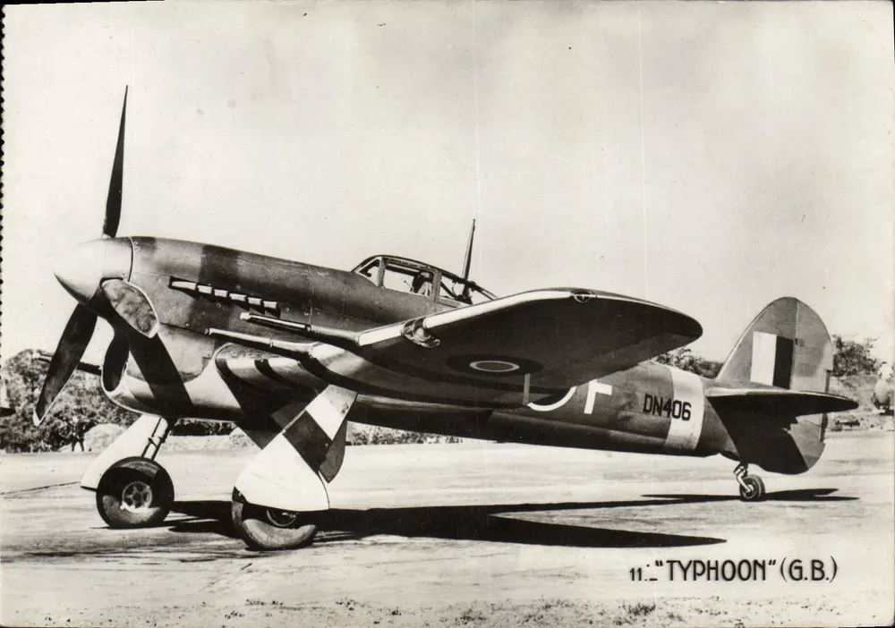 Supermarine Spitfire — 11. 'TYPHOON' (G.B.) — France-Éditions - Vorderseite