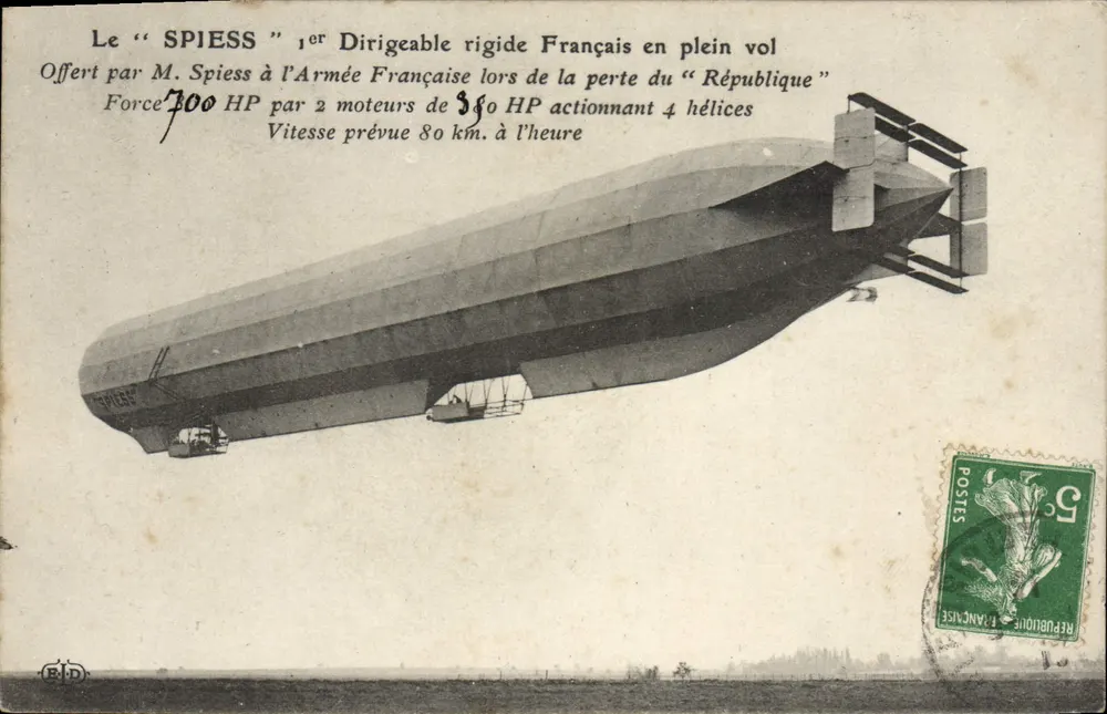 O "SPIESS" 1º Dirigeável rígido francês em pleno voo — Ofertado por M. Spiess à Armada Francesa durante a perda da República — Editor BID - Frente