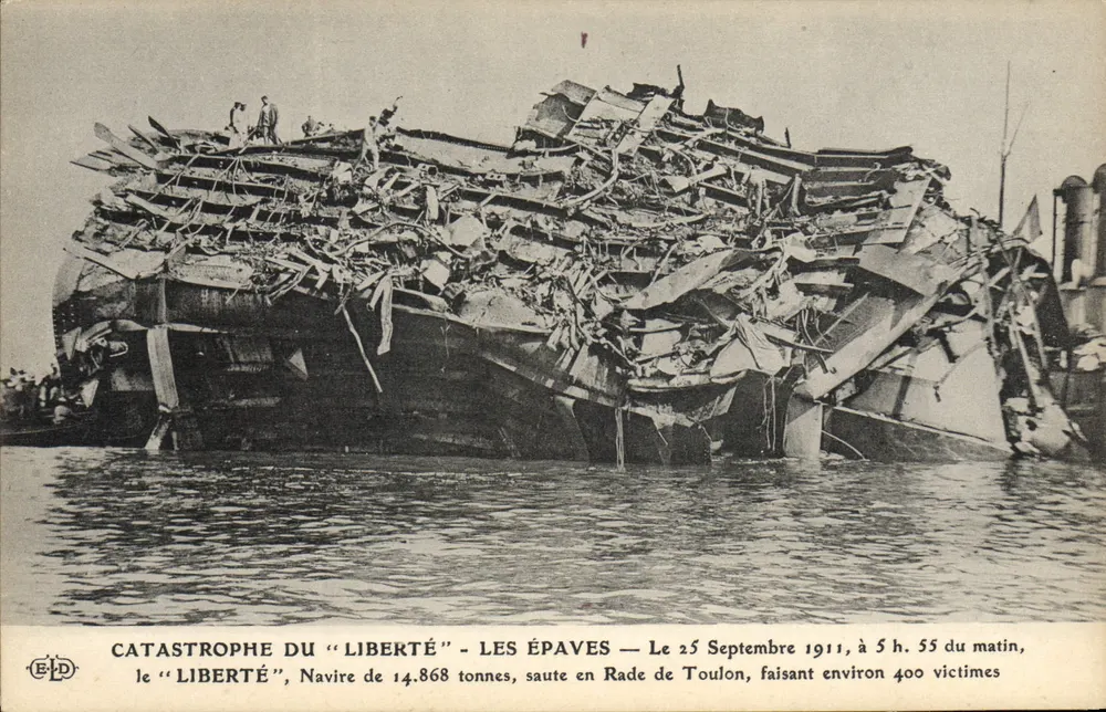 Katastrophe des "Liberté" — Die Wracks — Verlag E. Le Doley, Paris - Vorderseite