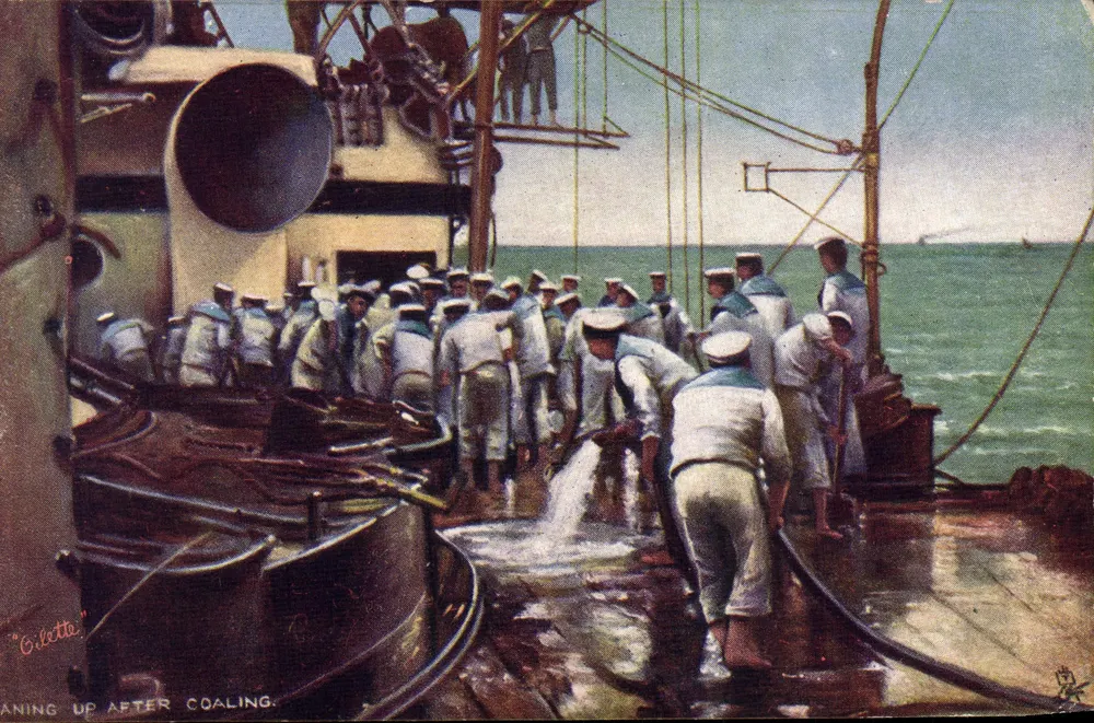 Marinheiros lavando o convés de um navio — após o abastecimento — carta postal de Tuck's - Frente