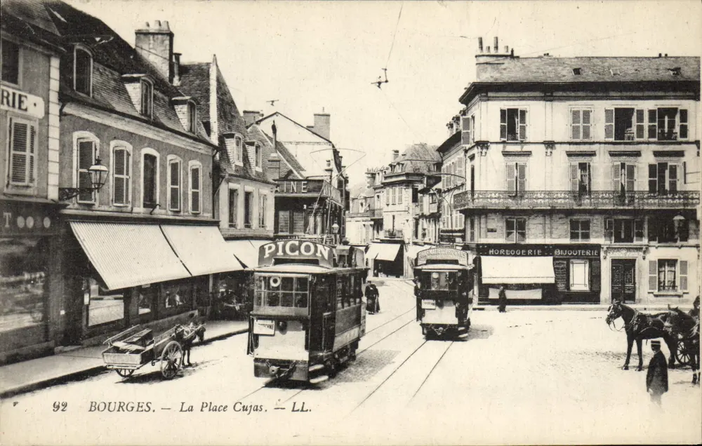 Bourges — A Praça Cujas — Picon - Frente