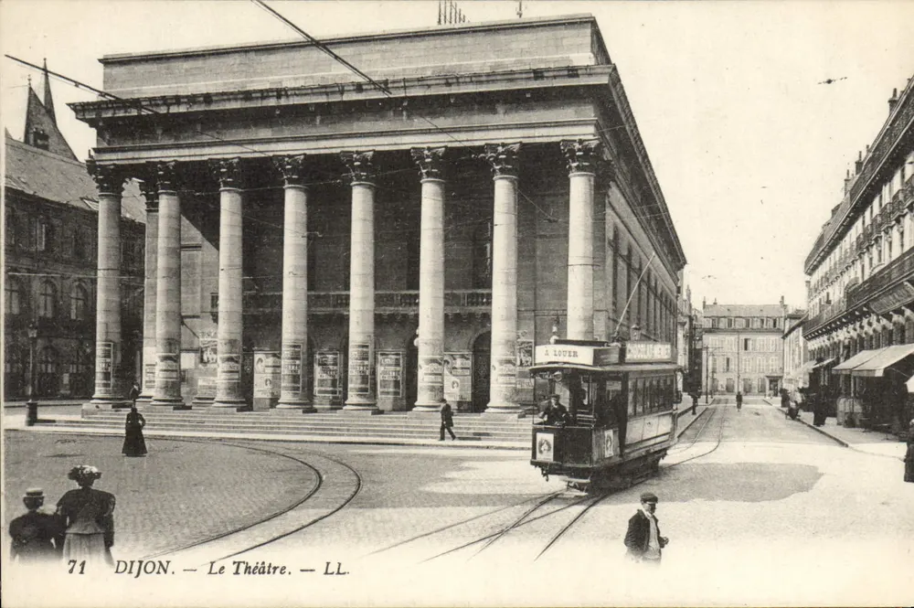 Dijon — O Teatro — LL, n°71 - Frente