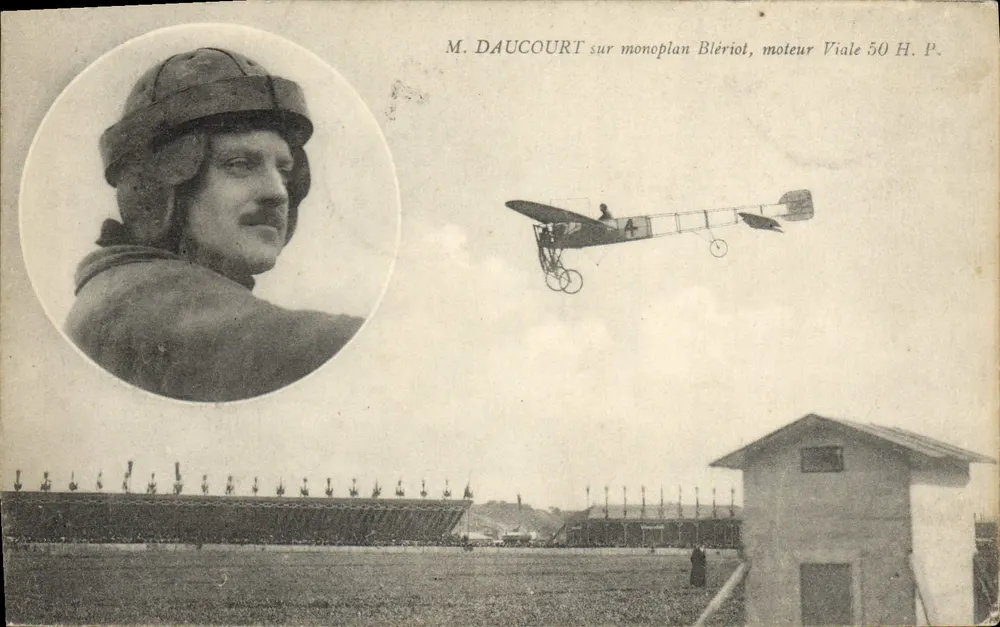 M. DAUCOURT su monoplano Blériot, motore Viale 50 H.P. — Cartolina aerea - Recto