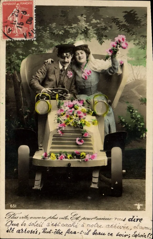 Casais em carro decorado com flores — 651 — Editor não visível - Frente