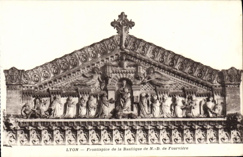 LYON — Frontispício da Basílica de N.-D. de Fourvière - Frente