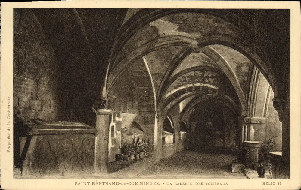 Saint-Bertrand-de-Comminges — Die Galerie der Grabstätten — Hélios 16 - Vorderseite