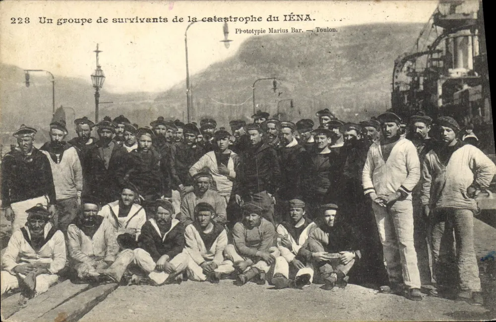 Überlebende des IÉNA-Unternehmens — Phototypie Marius Bar. — Toulon. - Vorderseite