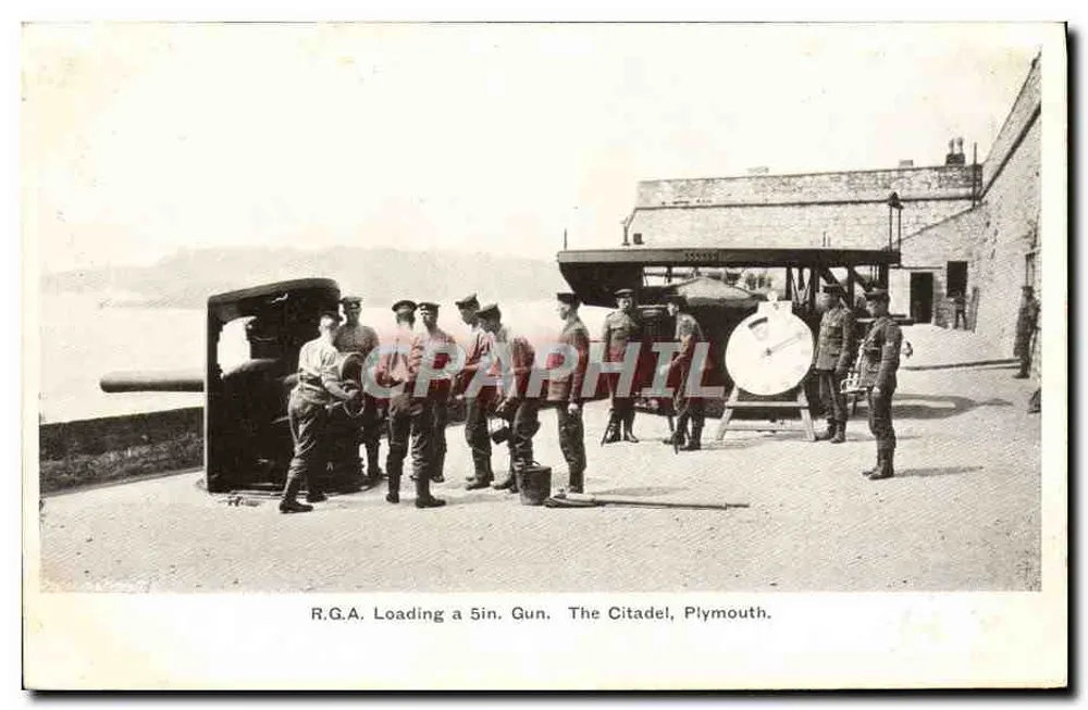 R.G.A. Lade eine 5-Zoll-Geschütz — Die Citadel, Plymouth. - Vorderseite