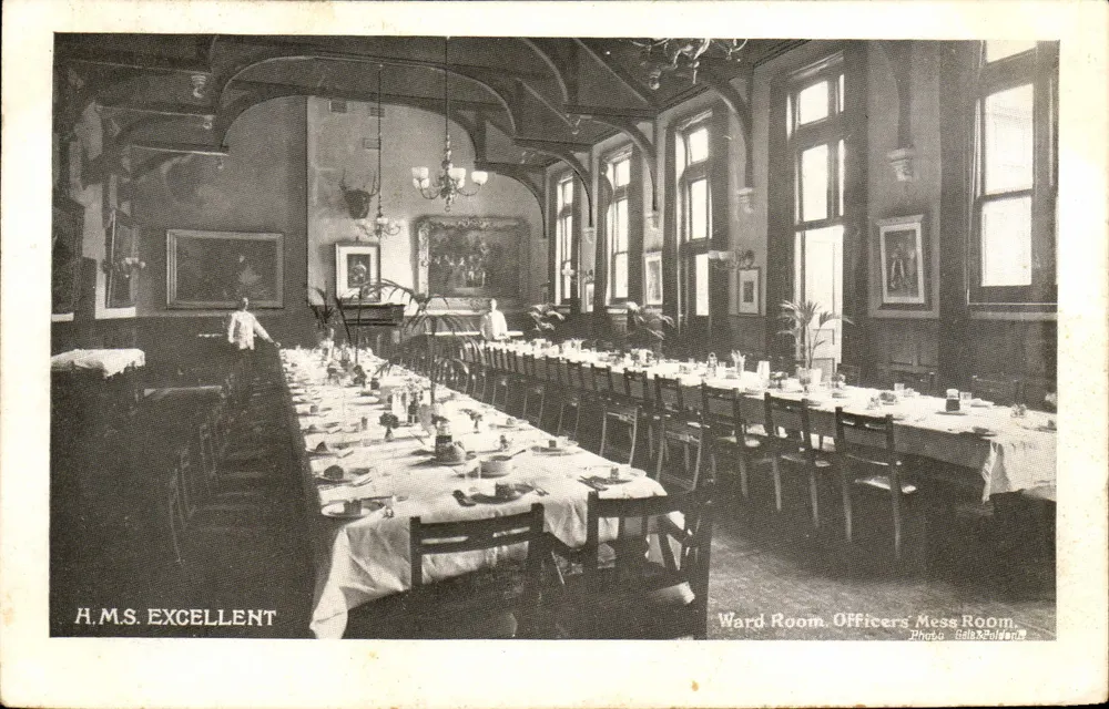 H.M.S. EXCELLENT — Offiziersmesse — Foto Galls & Pulden - Vorderseite