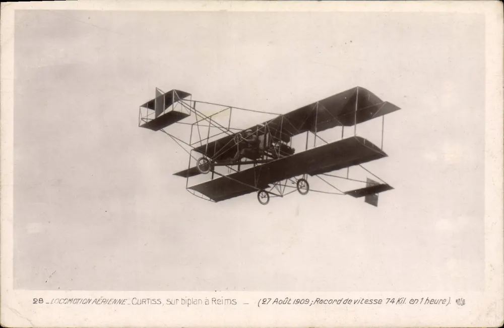 Curtiss in einem Flugzeug am 27. August 1909; Geschwindigkeitsrekord 74 Kil. in 1 Stunde — Reims - Vorderseite