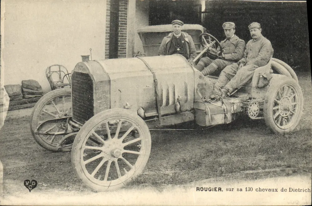 Rougier sur sa 130 chevaux de Dietrich — photographie — Imprimerie Phototypique de la Manche, Célemont - Recto