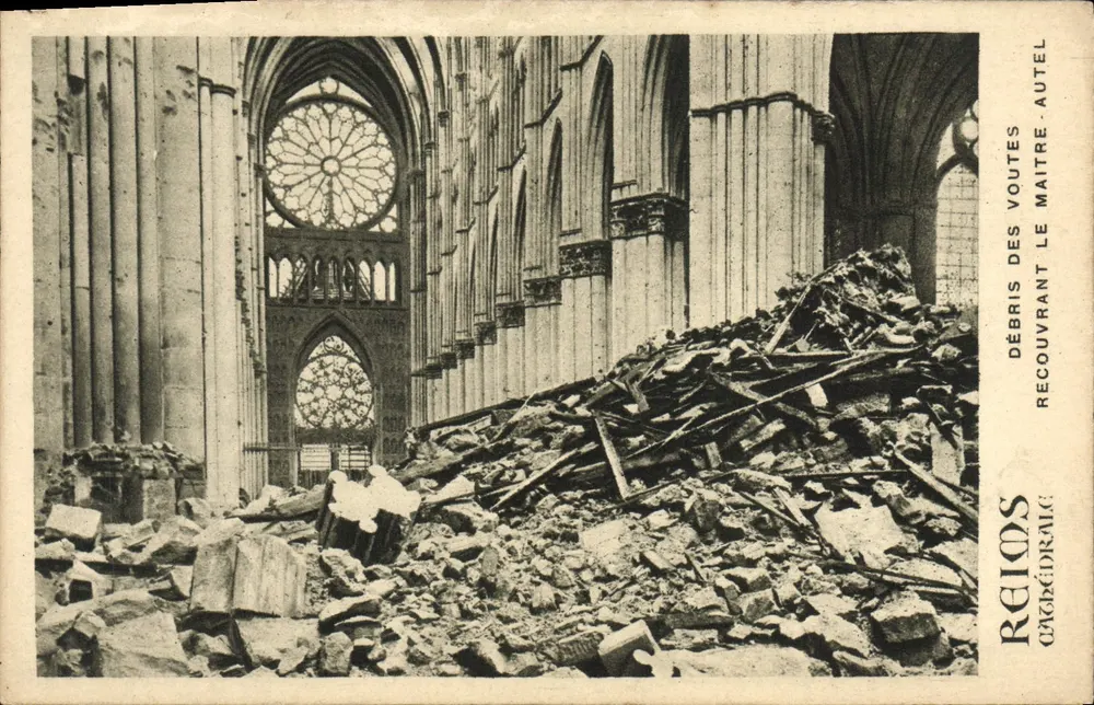 Kathedrale von Autel — Trümmer der Gewölbe, die den Hauptaltar bedecken — Recios - Vorderseite