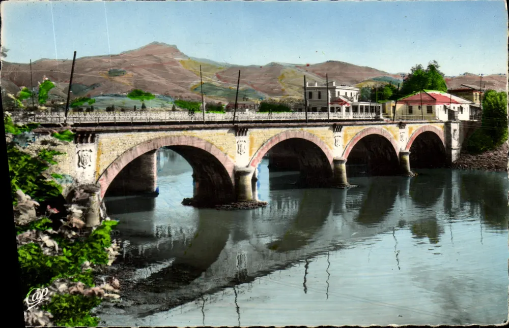 Ponte internacional de Hendaye — Fronteira Franco-Espanhola — Réal-Photo - Frente