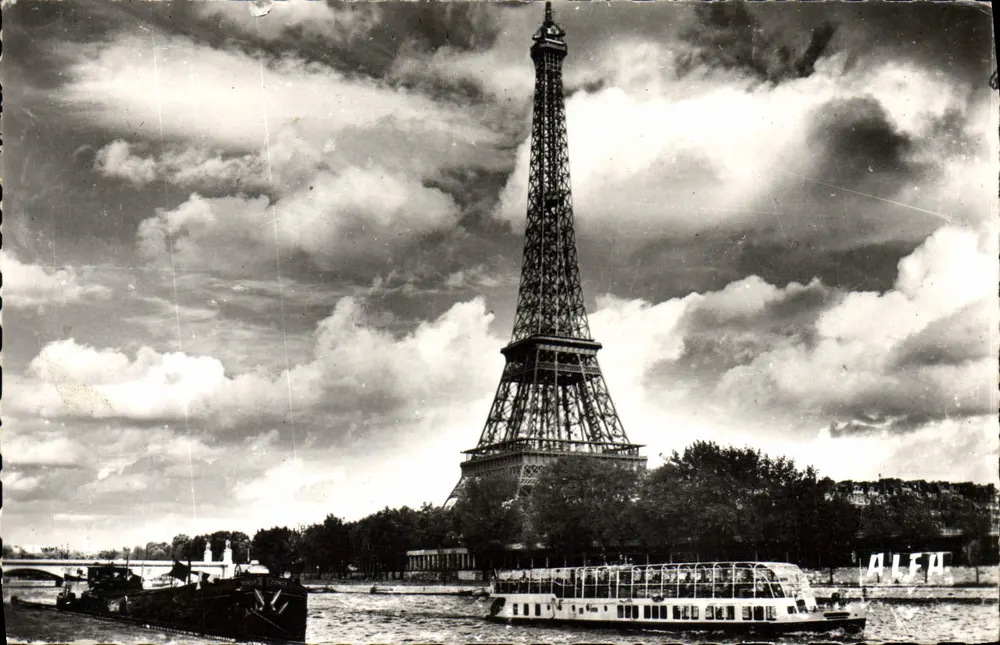 Torre Eiffel — Passeio em Bateau Mouche — Edição ALFA - Frente