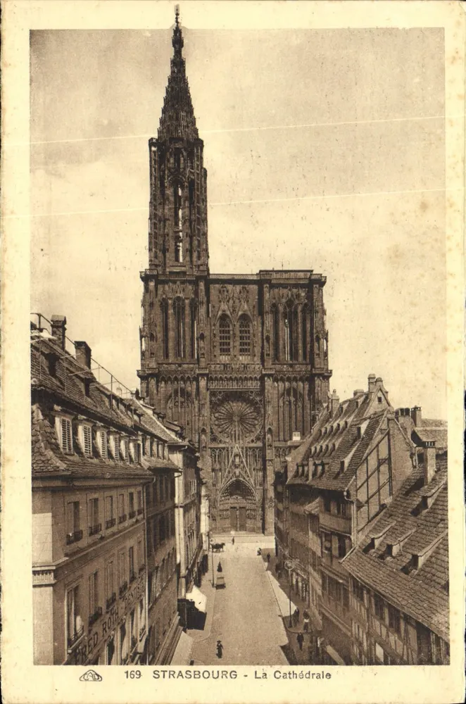Estrasburgo - A Catedral — vista da fachada e da agulha — editor Fred Roux, n° 169 - Frente