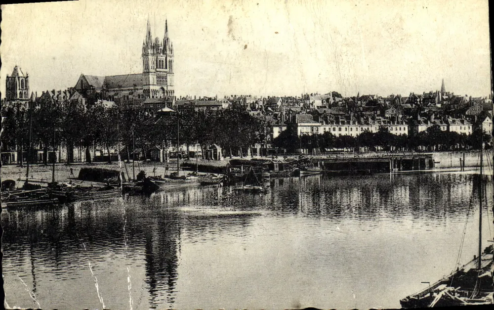 Angers — Aufnahme vom Pont de la Haute-Chaîne — Cie des Arts, Paris - Vorderseite