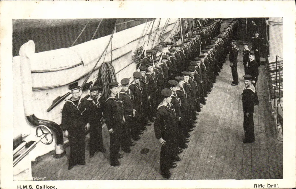H.M.S. Calliope — Tiro com Carabina — editor Foulden & IP - Frente