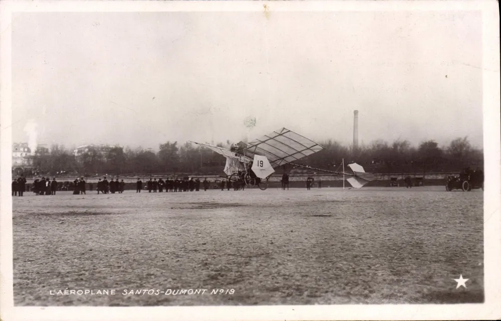 O Avião Santos-Dumont N°19 — Paris — Editor VBC Série N. 3390 - Frente