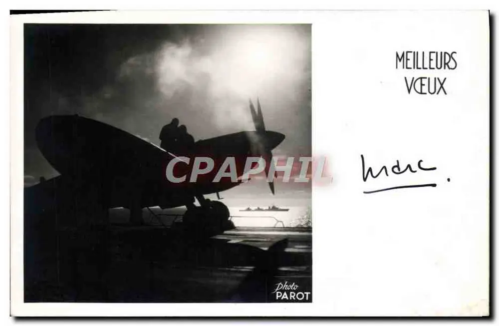 Avião militar em silhueta — Foto Parot — editor Foto Parot - Frente