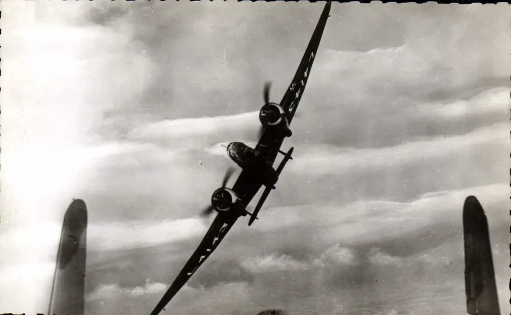 Flugzeug der Royal Air Force — Kurve — In Frankreich gedruckt 7204 - Vorderseite