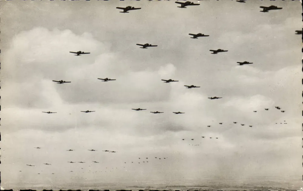 Flugzeuge der Royal Air Force — Ankunft am Front — Aviation 13 - Vorderseite