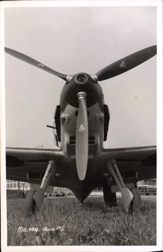 Messerschmitt Me.109 — vista frontal — n°12521 - Frente