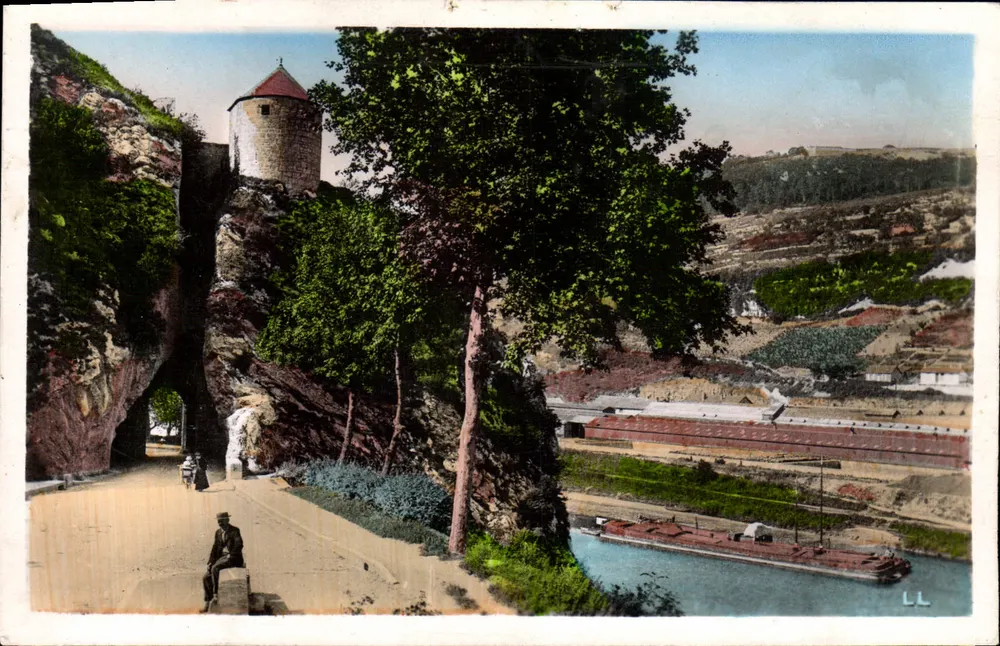 A Porta Cortada — Besançon — editor REALPHOTO n°49 - Frente
