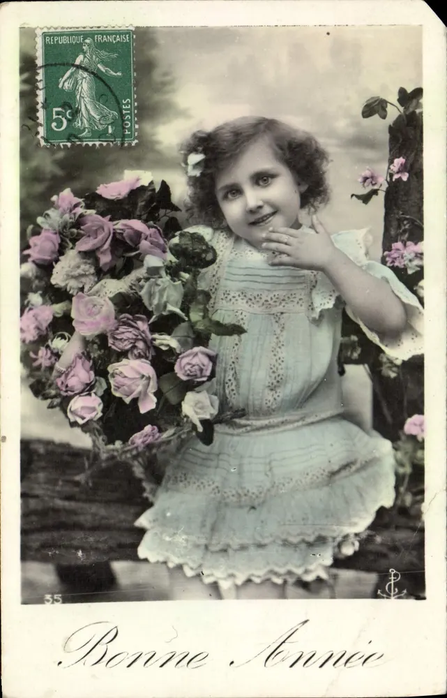 Menina com buquê de rosas — Boa Ano — editor desconhecido, n°35 - Frente