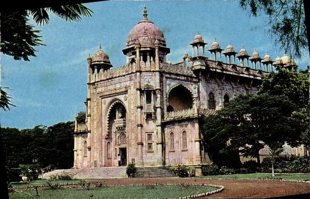 3 राष्ट्रीय कल केंद्र — मद्रास — प्रकाशक : डायमंड प्रोडक्ट्स - आगे