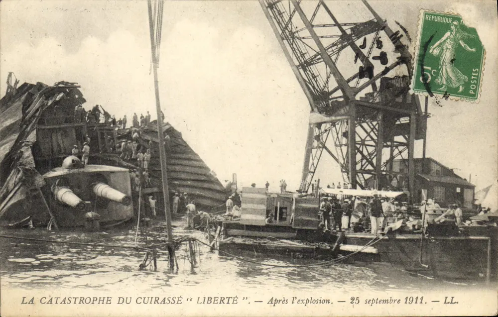 Die Katastrophe des Panzerschiffes "Liberté" — Nach der Explosion — 25. September 1911 — LL. - Vorderseite