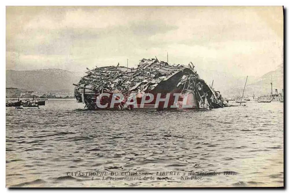 Katastrophe des Panzerschiffes «Liberte» — Das Umkippen der Schiffsplane — ND Fotografie - Vorderseite