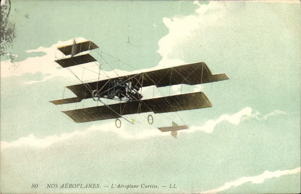 O Avião Curtiss — LL — Série Números de Aviões — n°80 - Frente