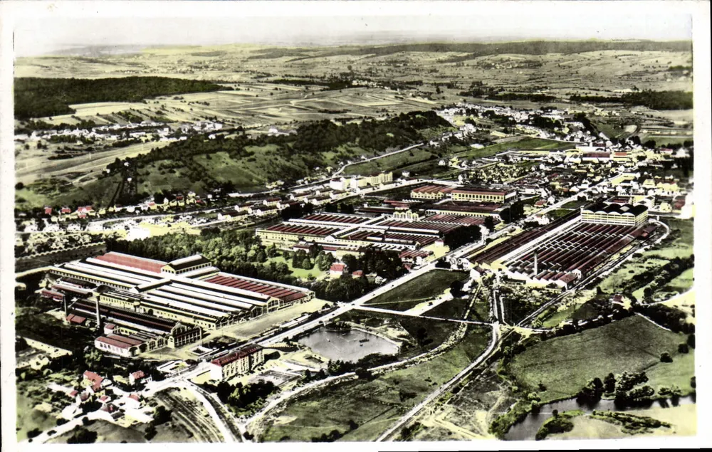 De fabrieken van Sochaux — Productiecentrum van de Société des Automobiles Peugeot - Voorkant